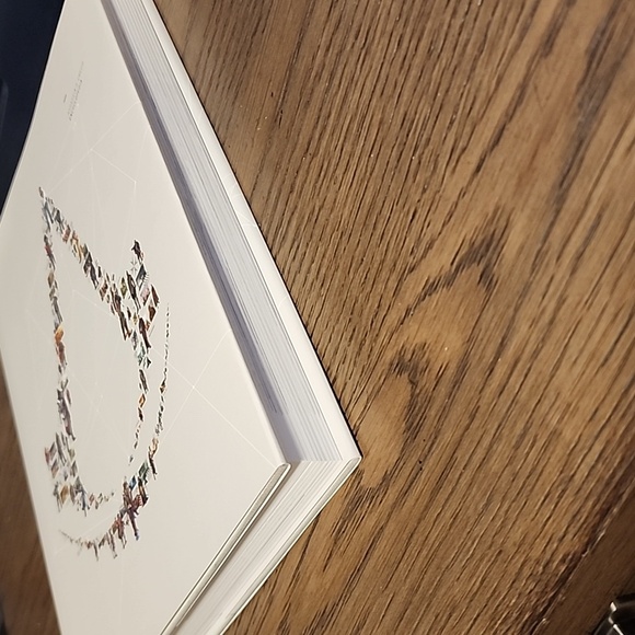 Assassin's Creed Encyclopedia 2.0 HC - Picture 3 of 6